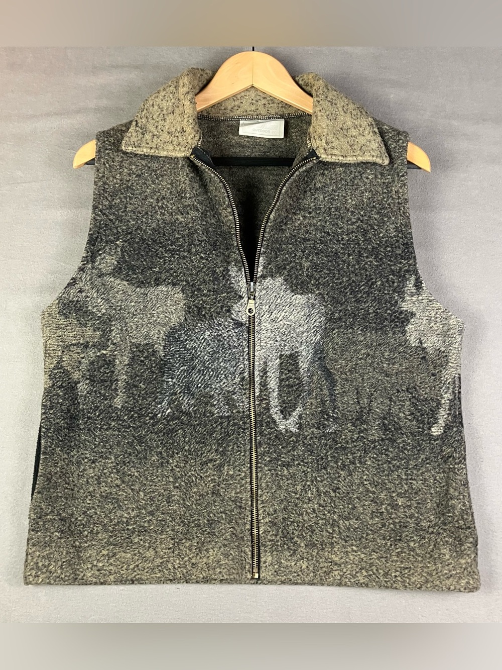 Vintage Black Mountain Outdoor Women’s Size S Fleece Vest Full Zip Moose Bear. I